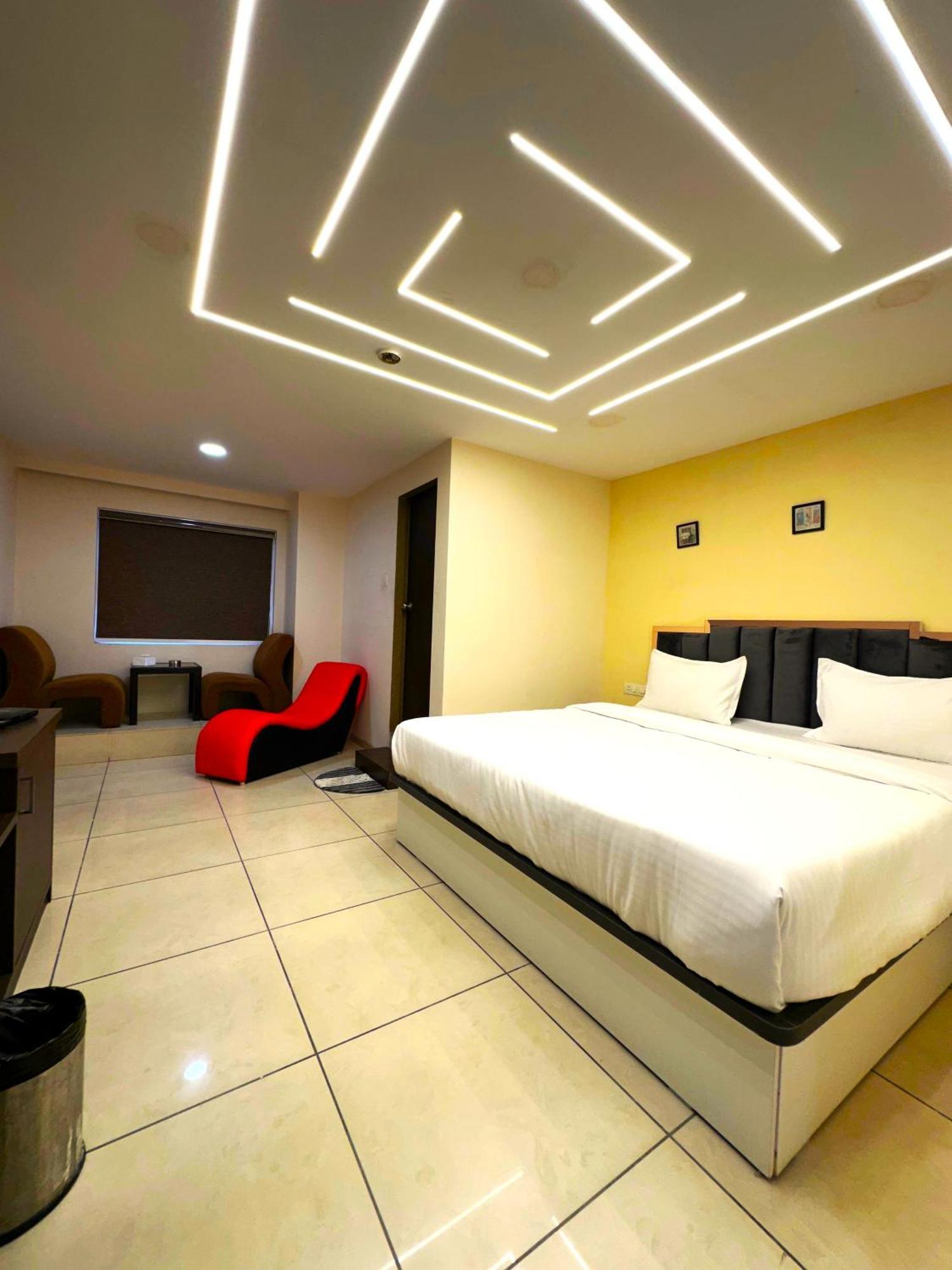 Aundh Elite Stay Pune Exteriör bild