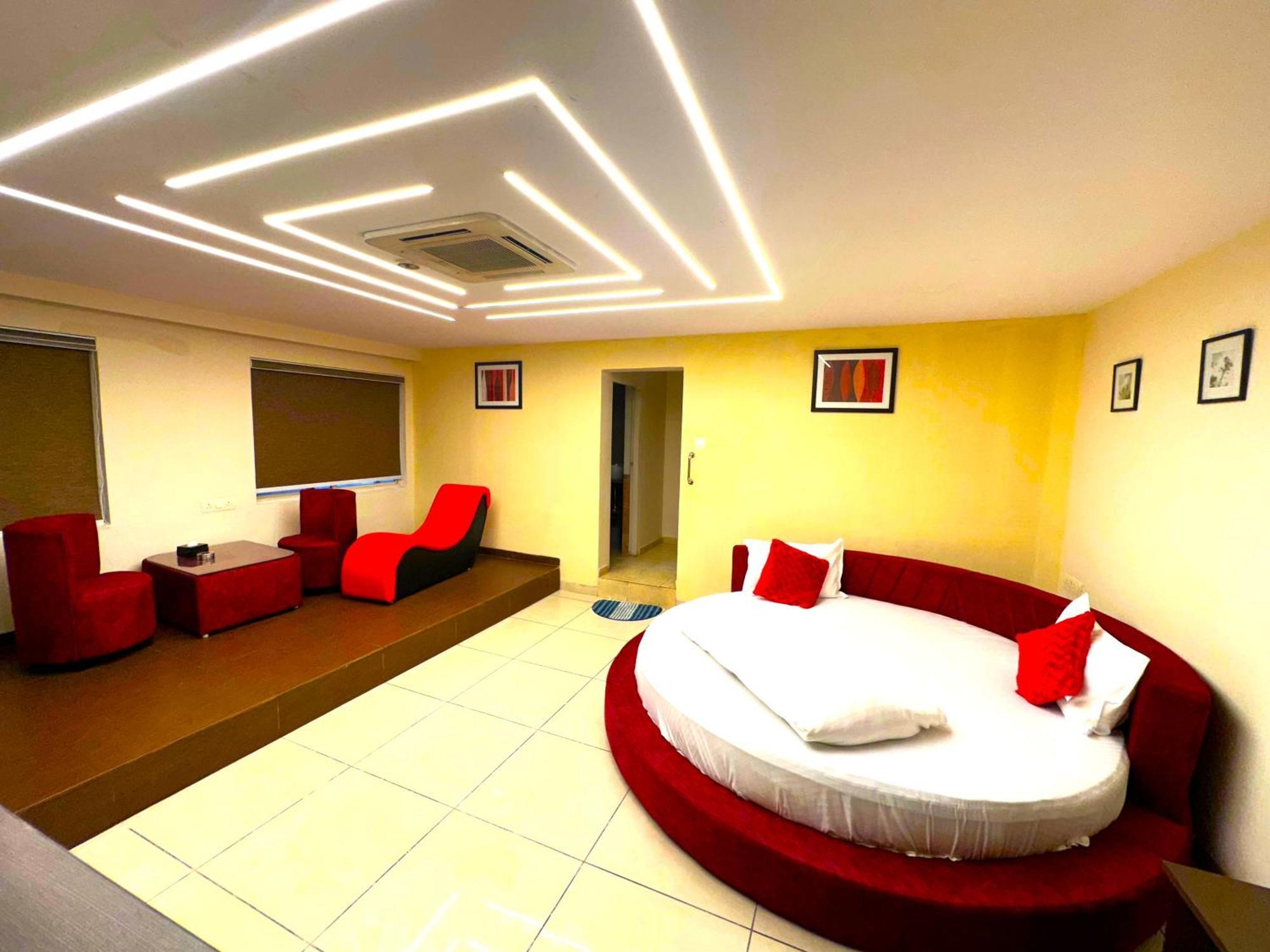 Aundh Elite Stay Pune Exteriör bild